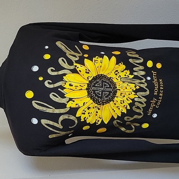 SIMPLY SOUTHERN "BLESSED GRANDMA" SUNFLOWER SHIRT.....SMALL - Picture 2 of 8